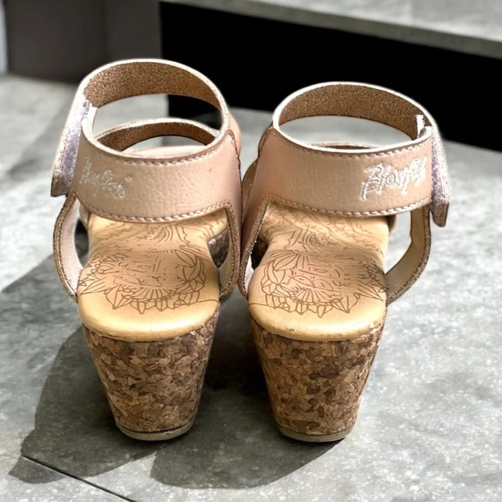 Blowfish Loverli-K Strappy Cork Wedge Sandal in Blush Dyecut Sz 5 1/2